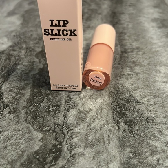 Sophia + MABELLE Lip Stuck Fruit Lip Oil -Yuzo - Picture 3 of 3